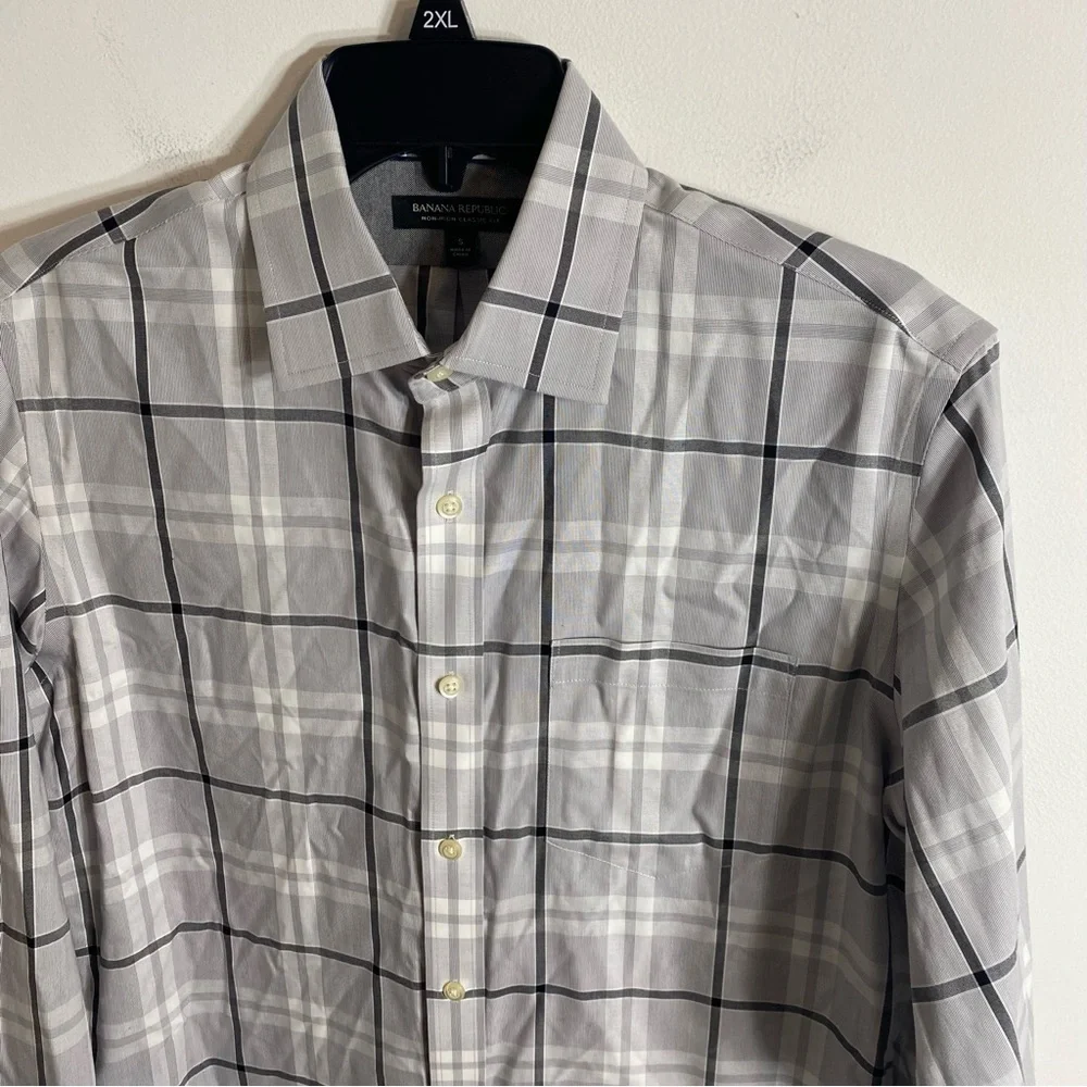 Banana Republic Plaid Non Iron Classic Fit Button Down Shirt Small Black Gray